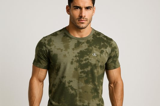 Imagen con modelo atlético sin etiqueta