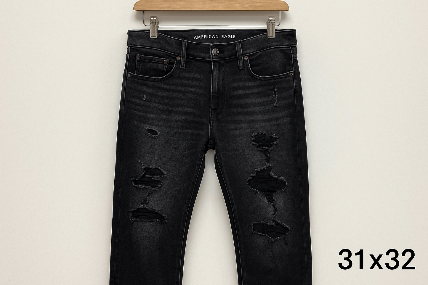 Jeans American Eagle colgados