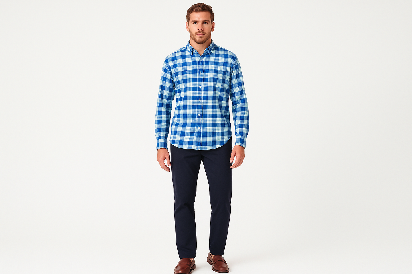 Look 1 - Casual con chinos navy y loafers