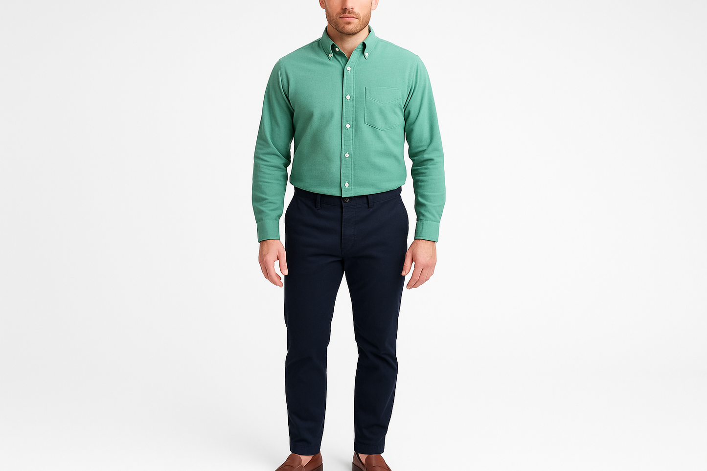 Look 1 - Casual con chinos navy y loafers