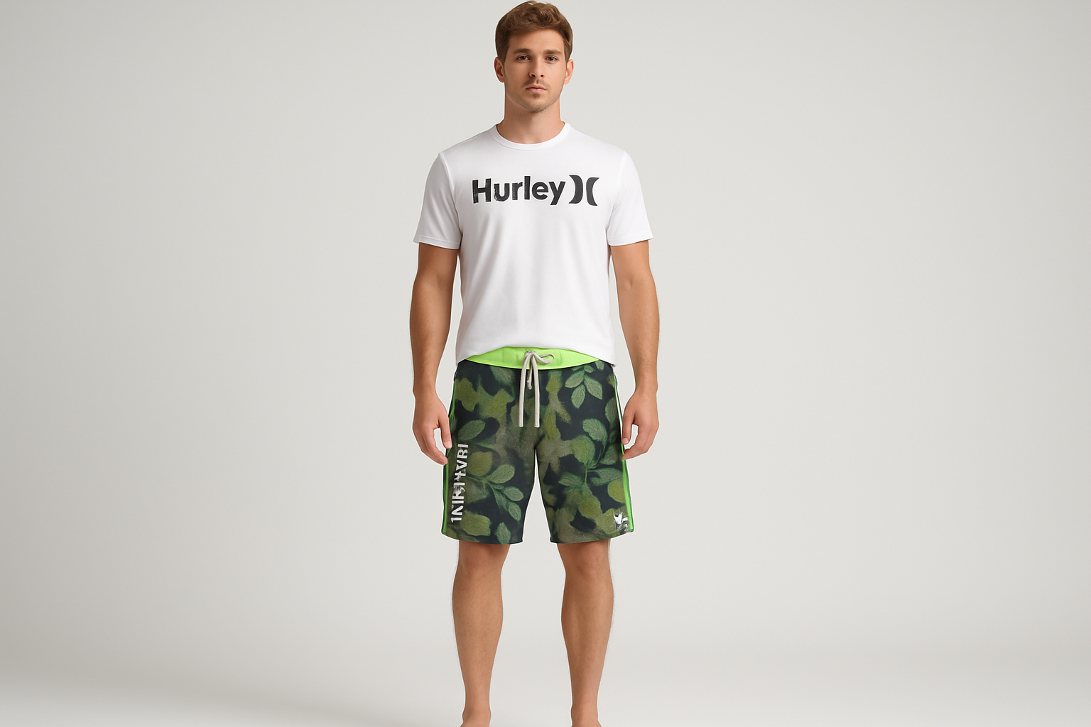 Look 1 - Con camiseta Hurley blanca