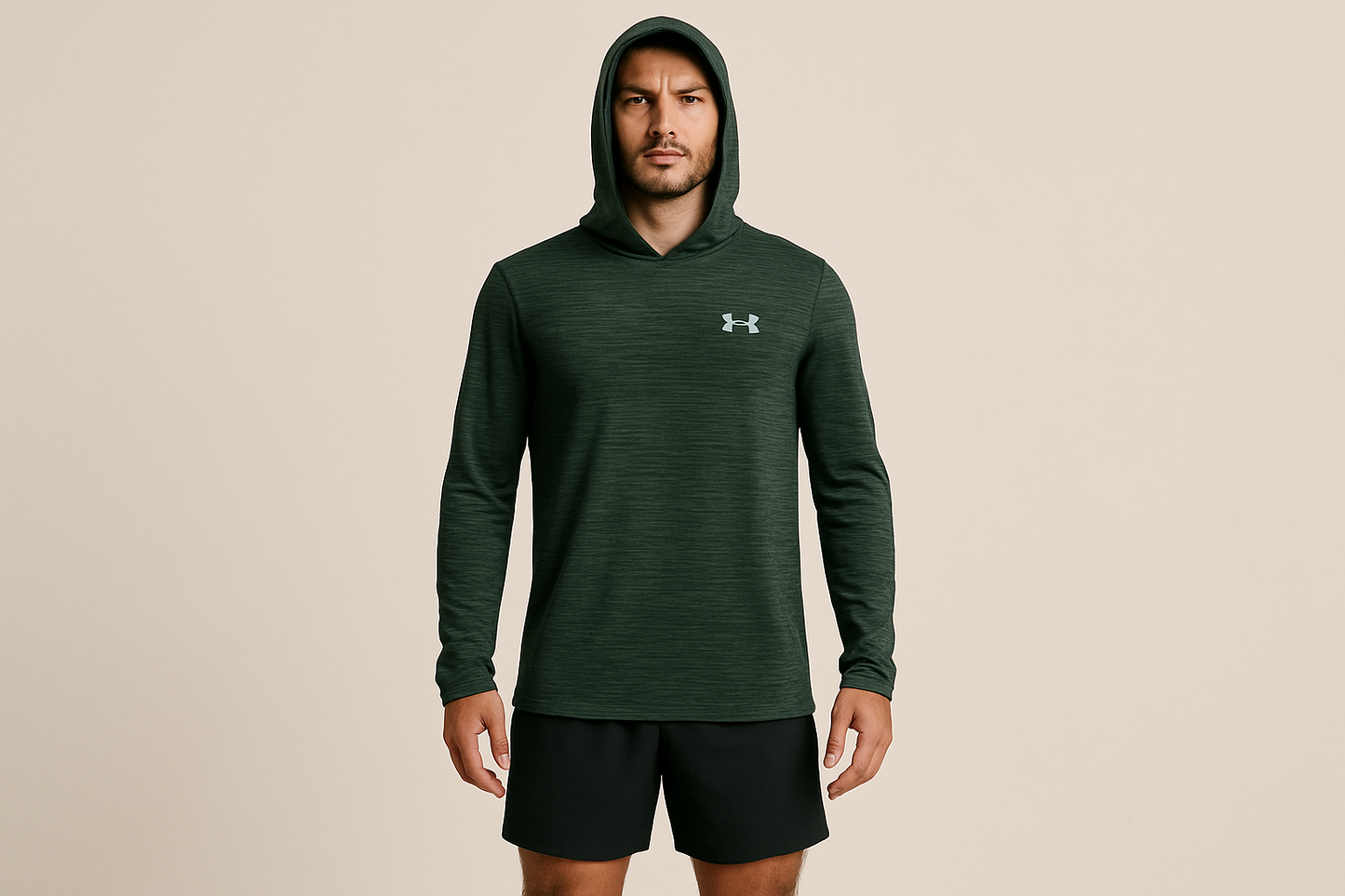 Look 1: Hoodie Under Armour con shorts negros - Estilo training