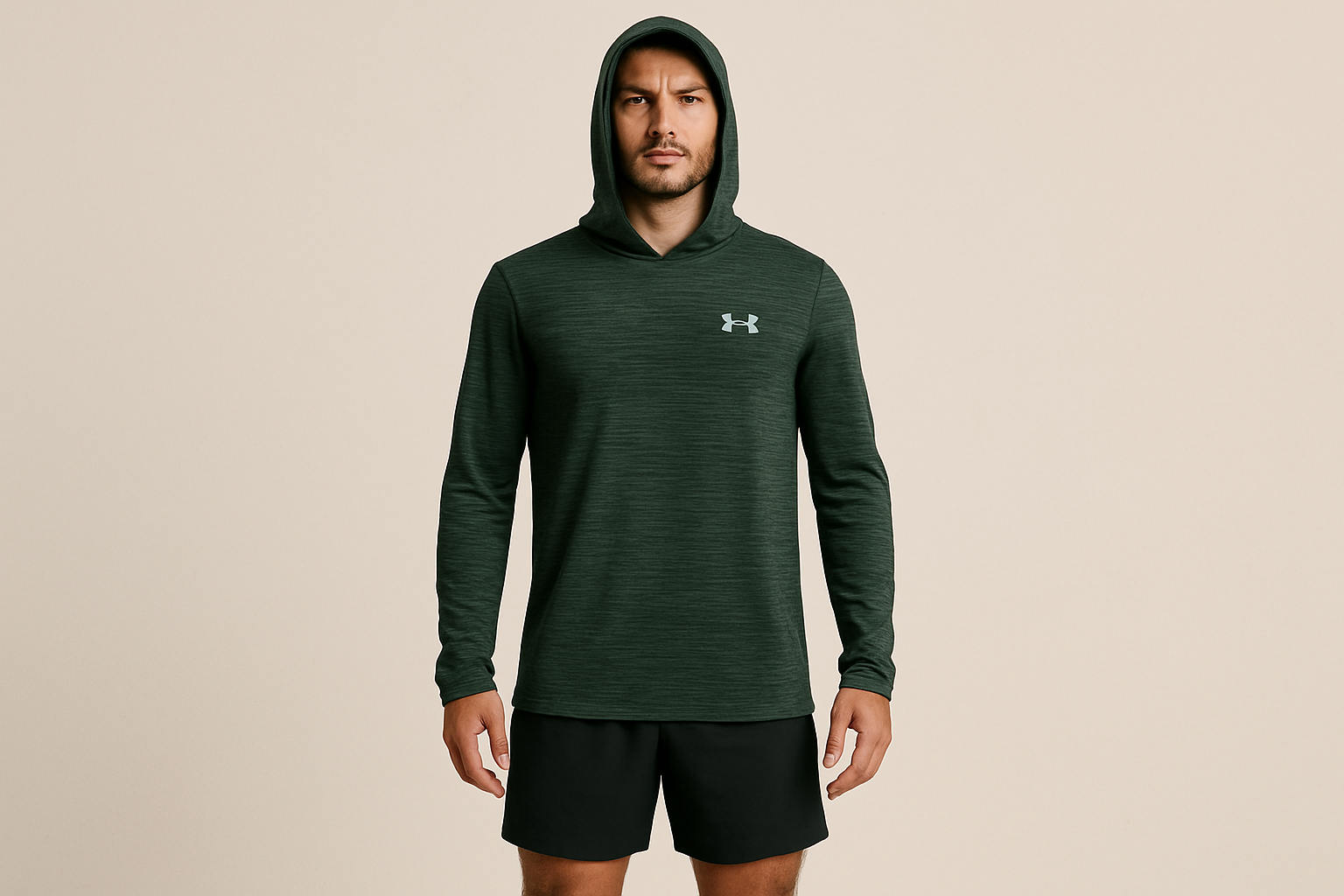 Look 1: Hoodie Under Armour con shorts negros - Estilo training