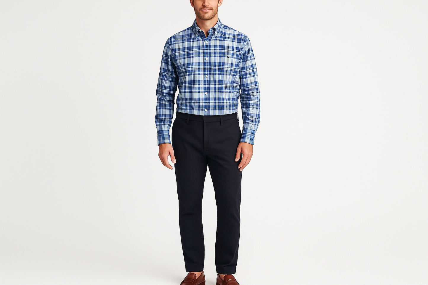 Look 1 - Preppy casual con chinos navy y loafers