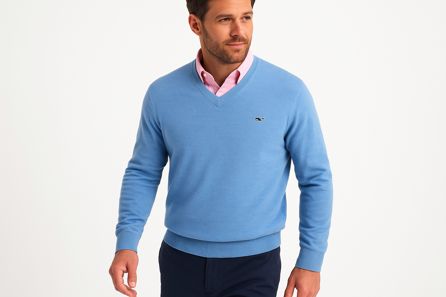 Look 3 - Con camisa rosa por debajo, pose caminando