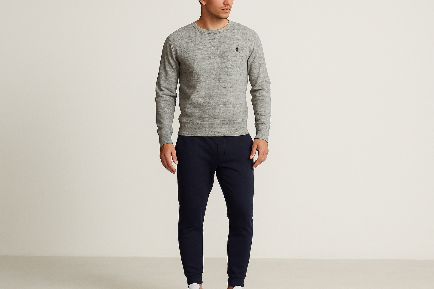 Look 3: Suéter Polo con joggers azul marino - Estilo athleisure