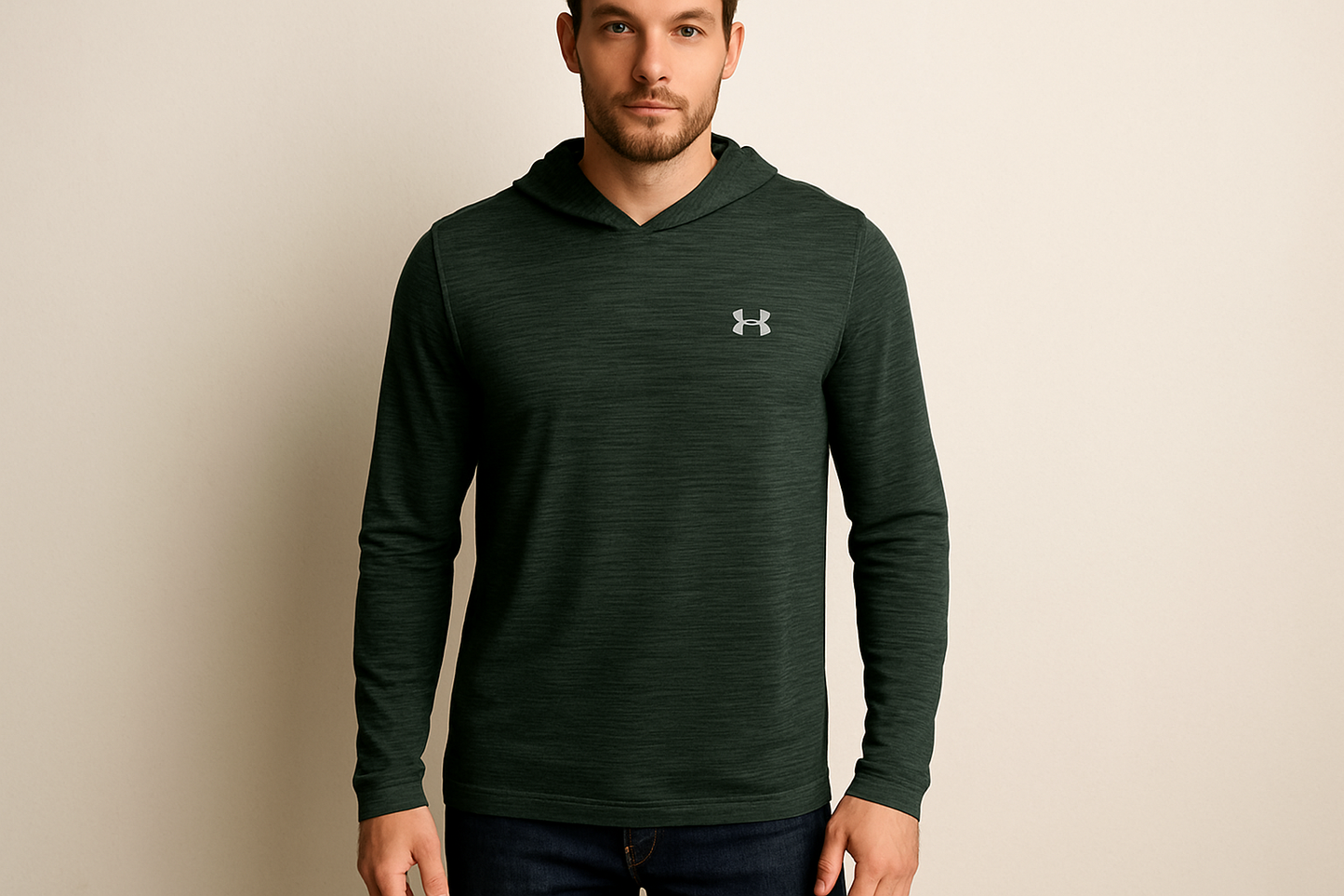 Look 4: Hoodie Under Armour con jeans oscuros - Estilo casual atlético