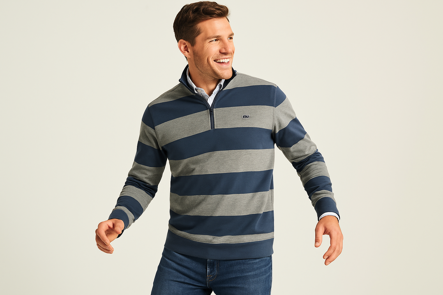 Look 5 - Con camisa a rayas por dentro, pose dinámica