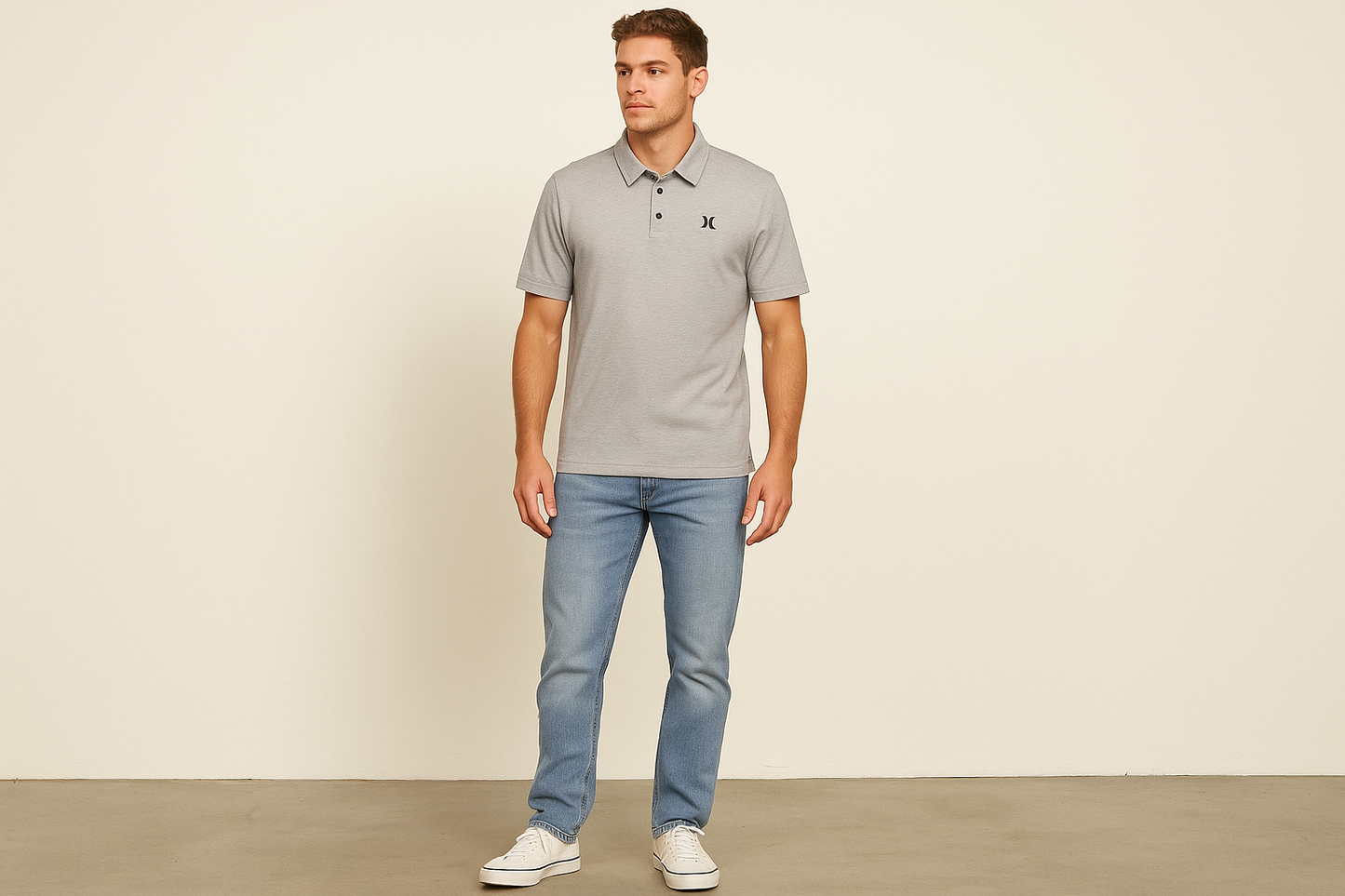 Look 5: Polo Hurley rayada con jeans claros - Estilo weekend casual