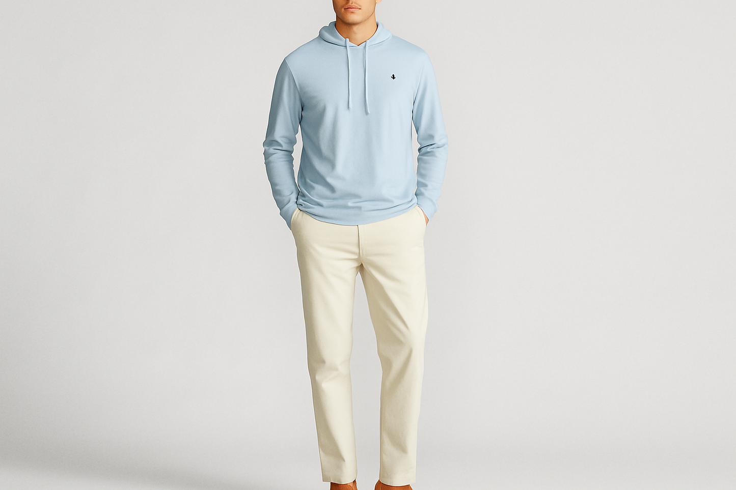 Look 6: Hoodie Polo Ralph Lauren con chinos blancos - Estilo sophisticated preppy