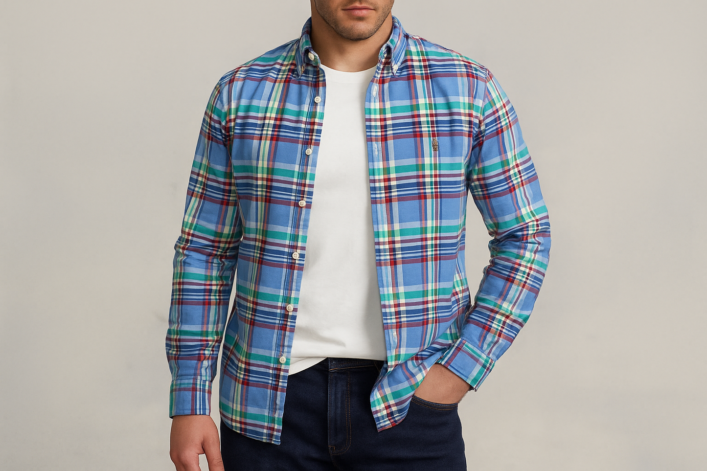 Look casual abierto sobre camiseta