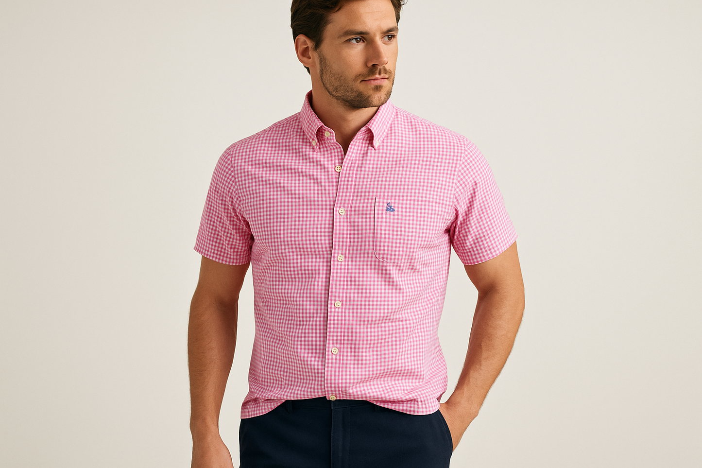 Look casual con chinos navy