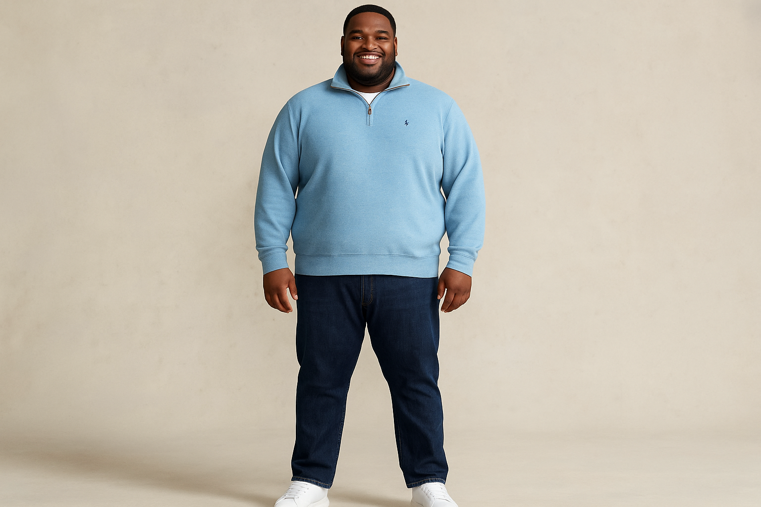 Look casual con jeans azul oscuro y sneakers blancos