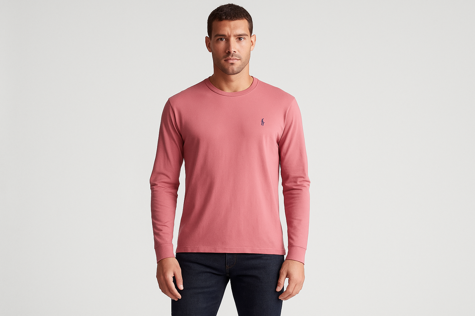 Look casual con jeans oscuros