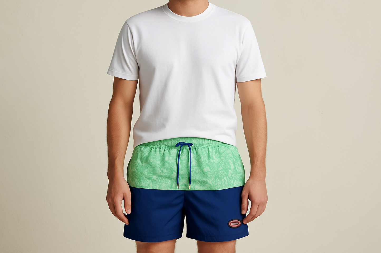 Look con camiseta blanca cuello redondo