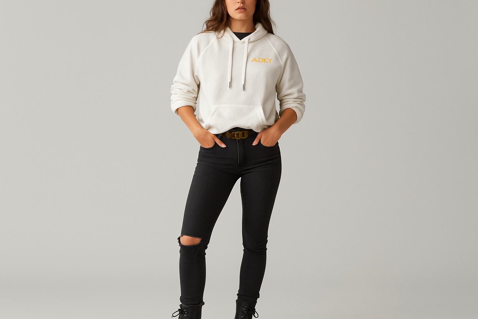 Look informal 3: Estilo edgy con jeans rotos