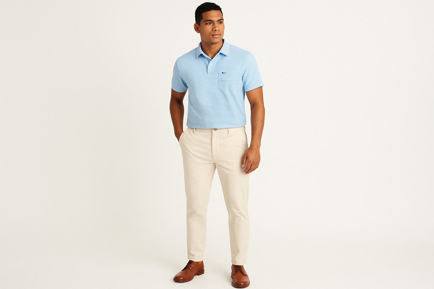 Look smart casual con chinos blancos