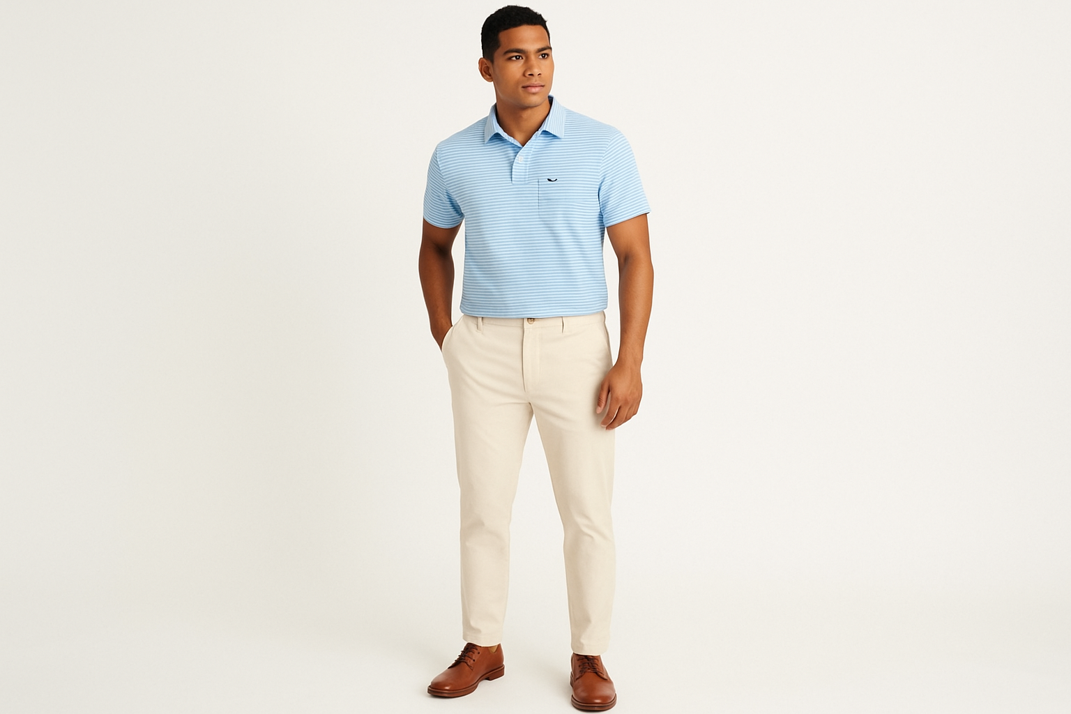 Look smart casual con chinos blancos