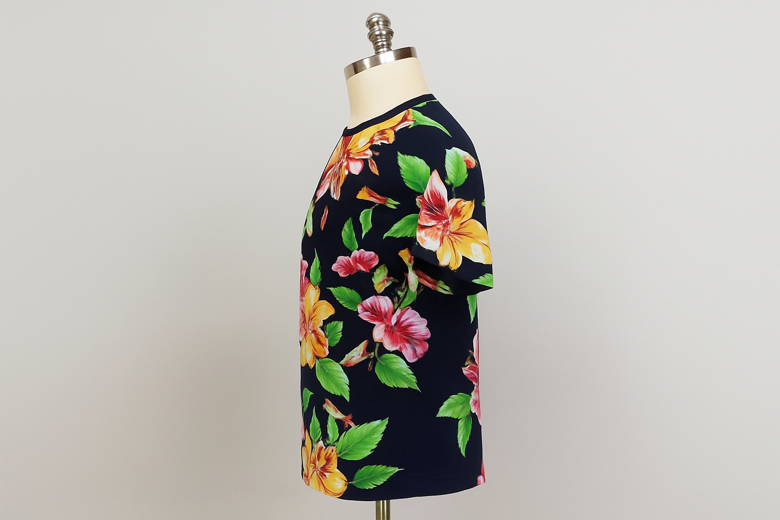 Mannequin side profile