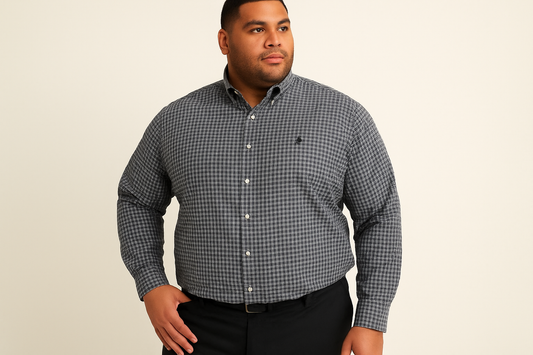 Modelo atlético 3XL - Pose frontal