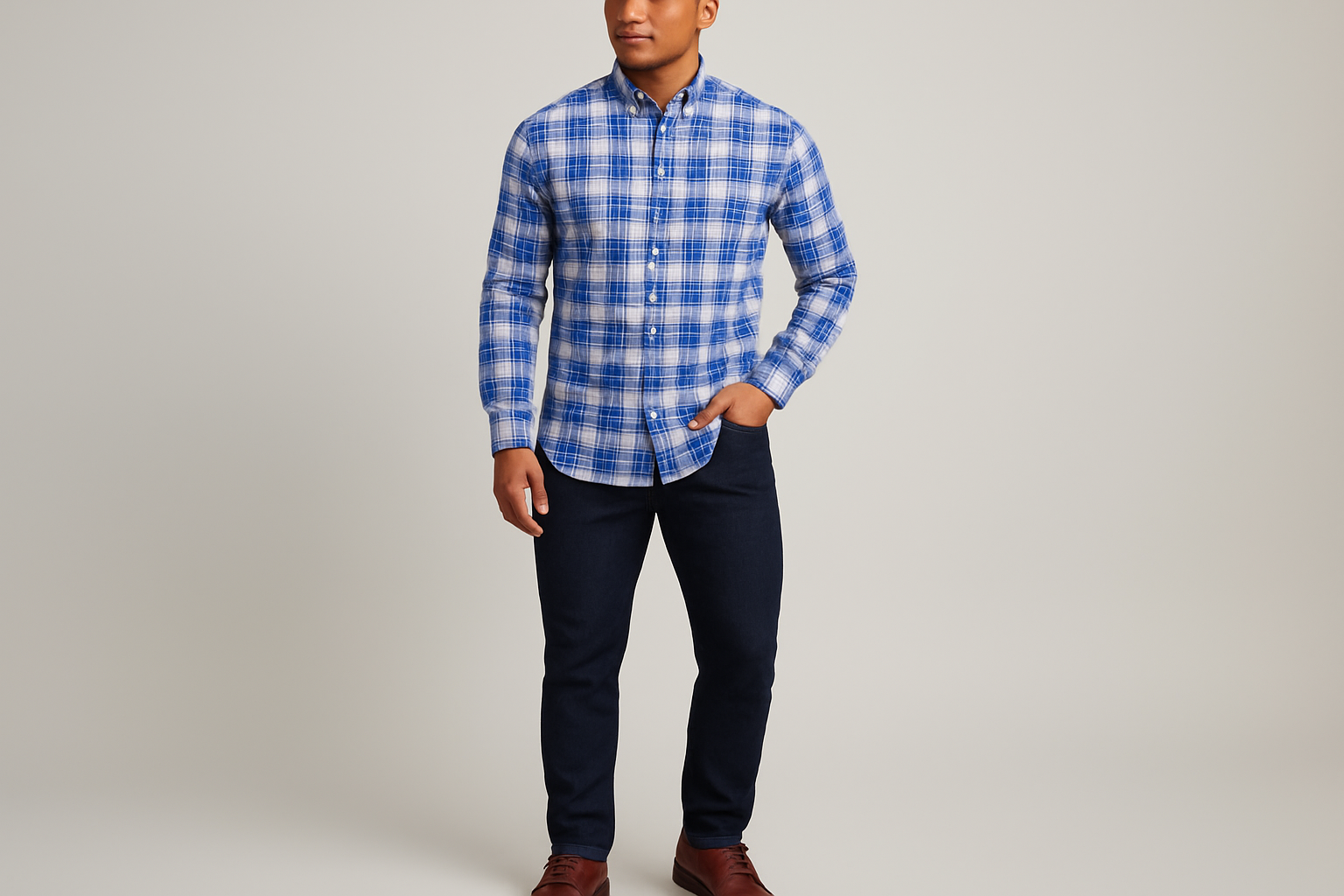 Modelo atlético - Business casual con jeans