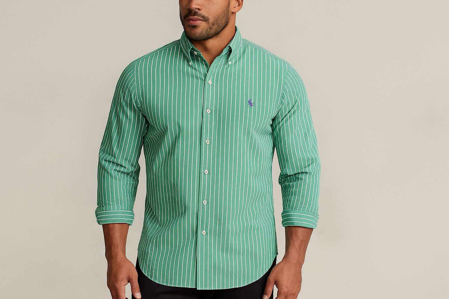 Modelo atlético con camisa Polo Ralph Lauren frontal