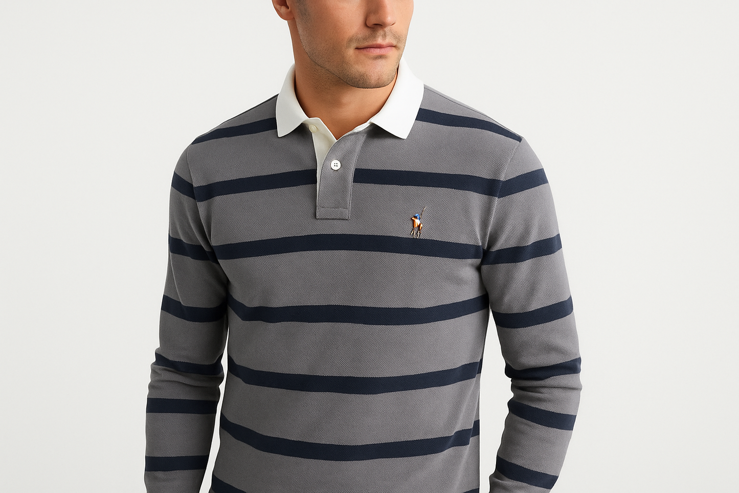 Modelo atlético con Polo manga larga #71747b logo multicolor - Pose frontal