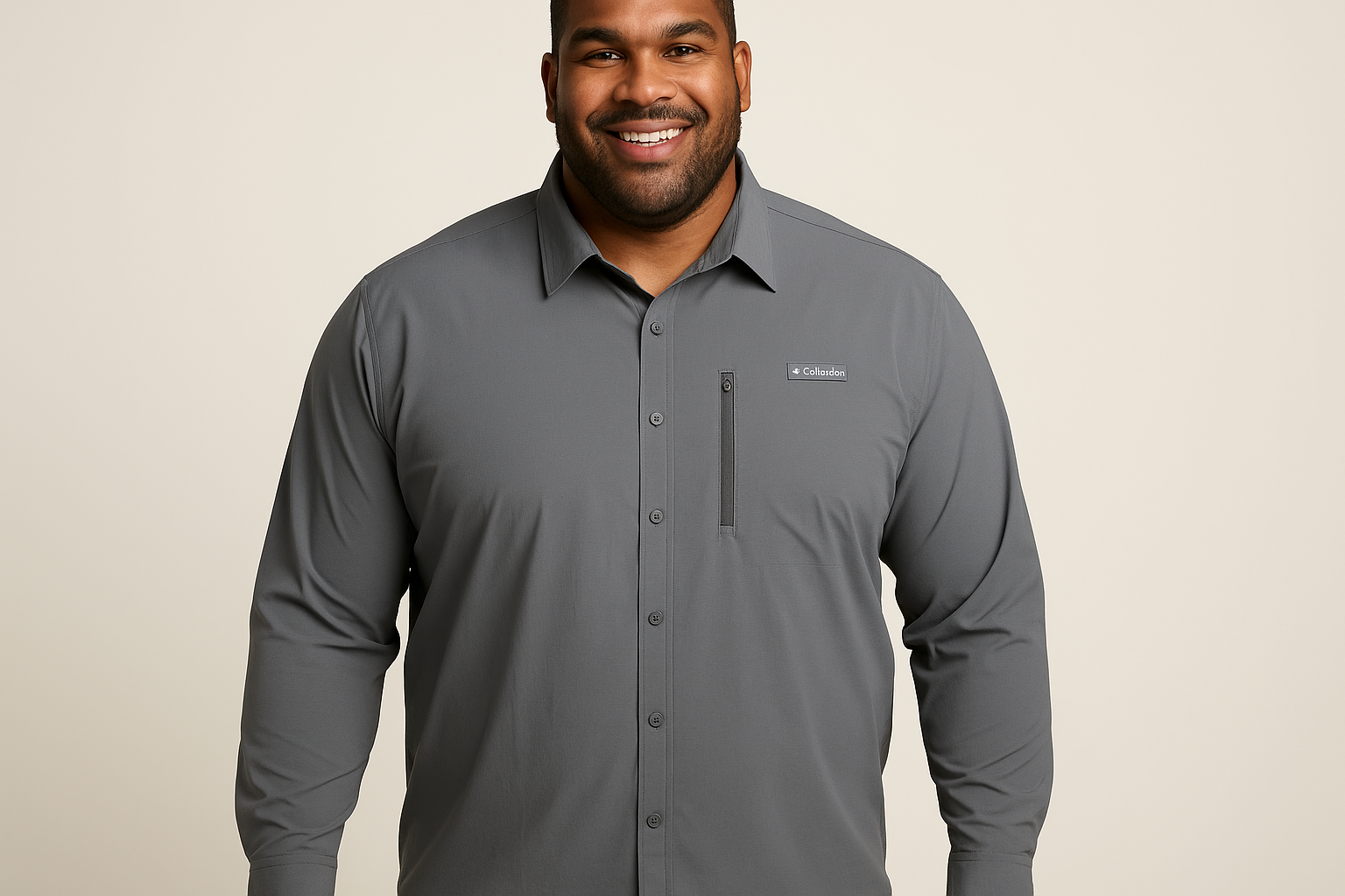 Modelo atlético frontal con camisa Columbia gris medio