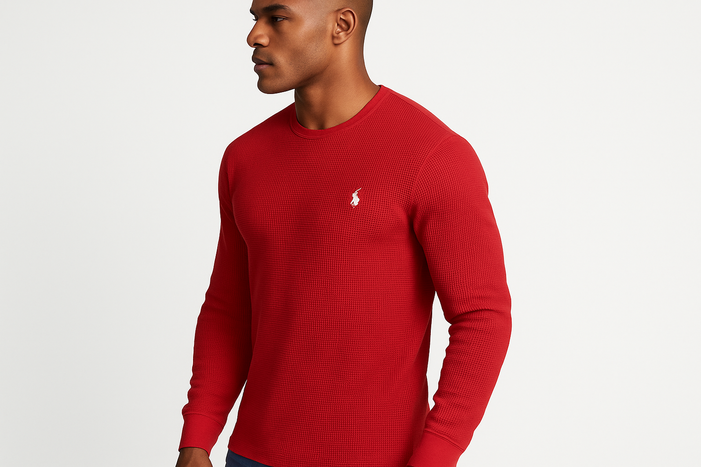 Modelo atlético lateral camiseta waffle roja