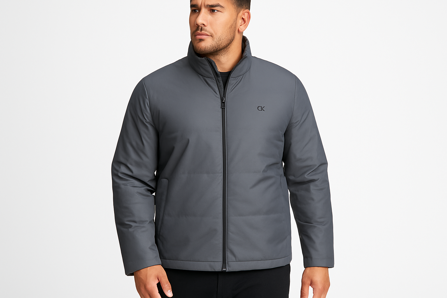 Modelo atlético pose casual chaqueta Calvin Klein