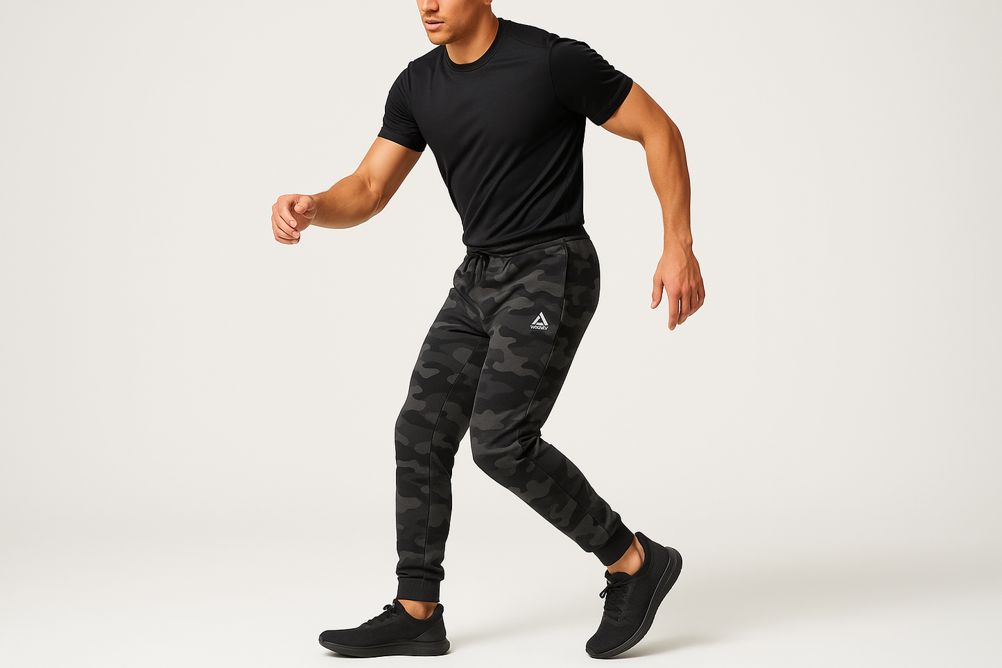 Modelo atlético Reebok camouflage - Pose en movimiento