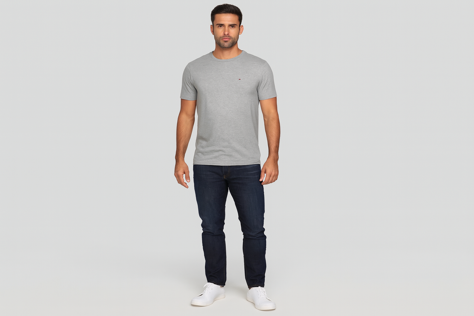 Modelo atlético - Smart casual con jeans