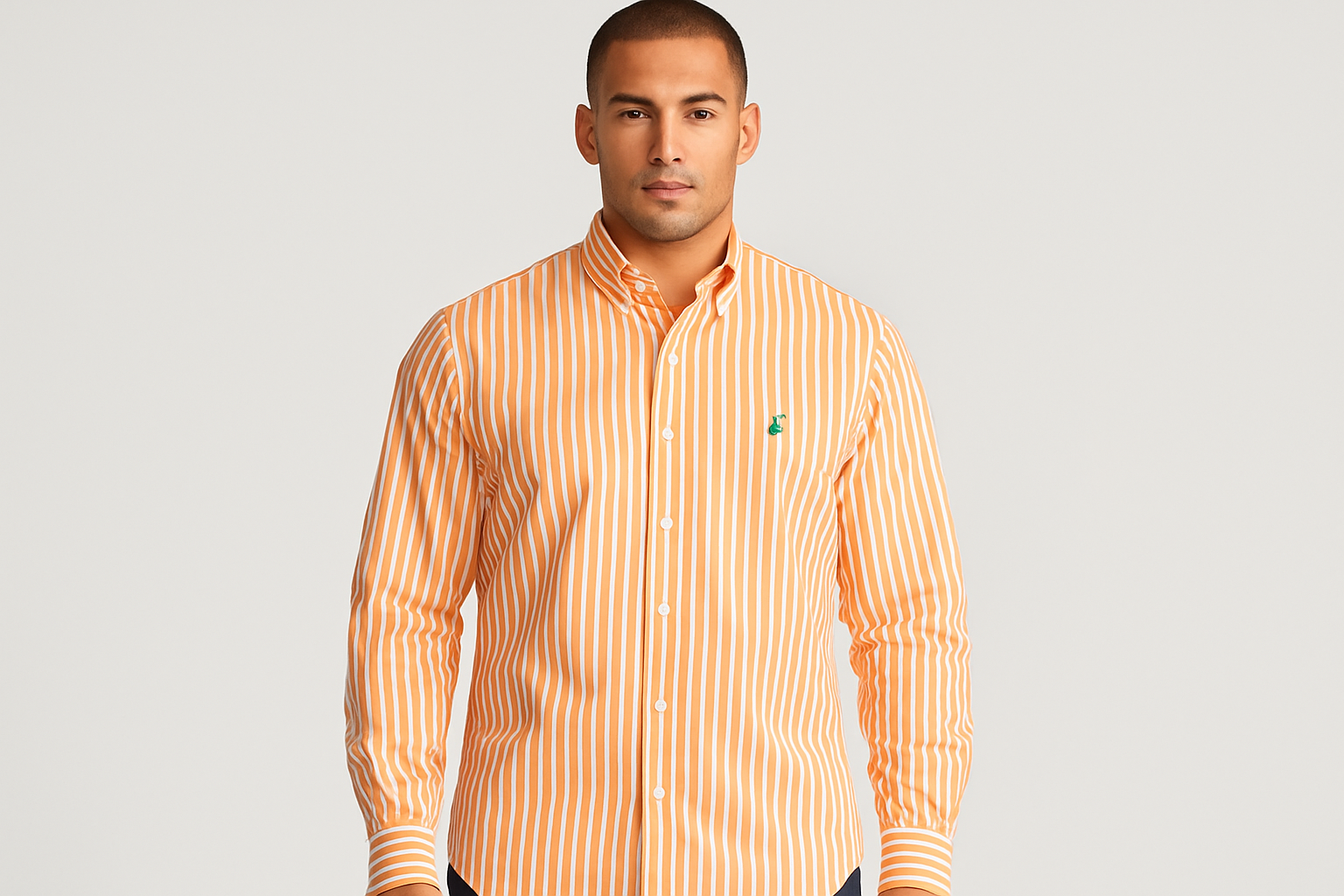 Modelo atlético vista frontal con logo Polo Ralph Lauren verde