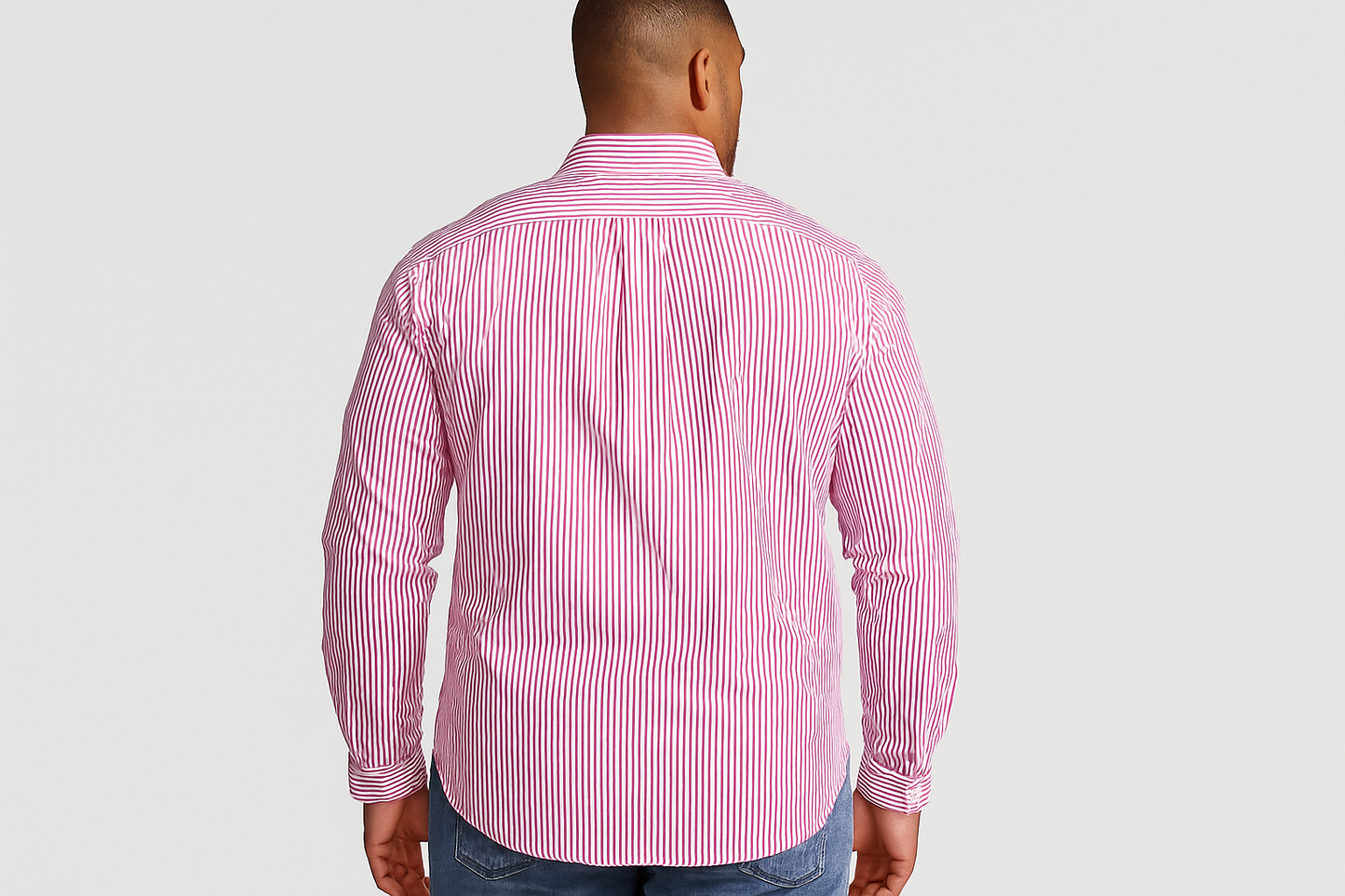 Modelo atlético - vista trasera con patrón perfecto