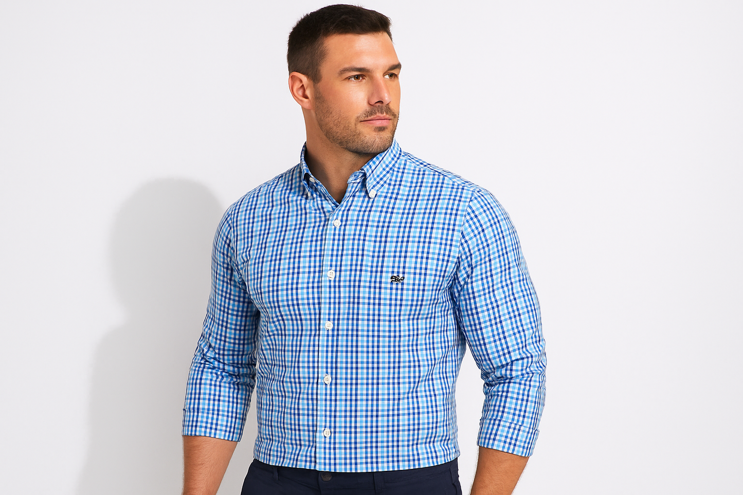 Modelo Atlético - Vista Tres Cuartos con Logo