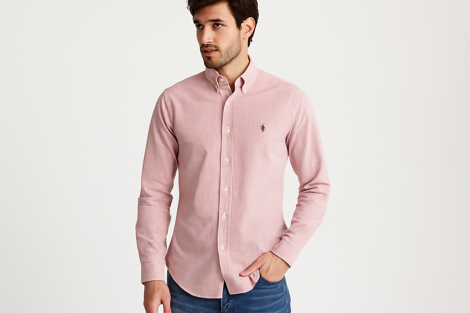 Modelo casual rayas finas