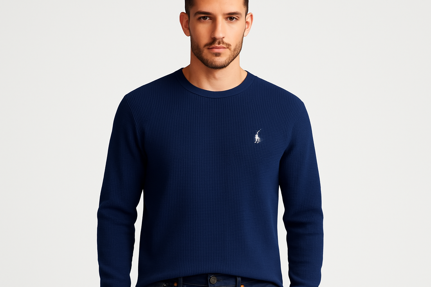 Modelo frontal camiseta waffle navy