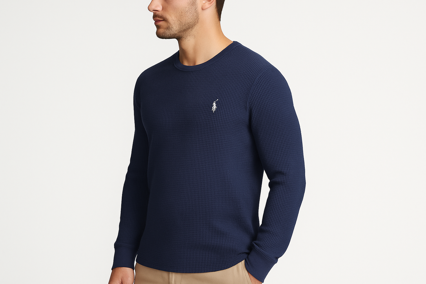 Modelo lateral camiseta waffle navy
