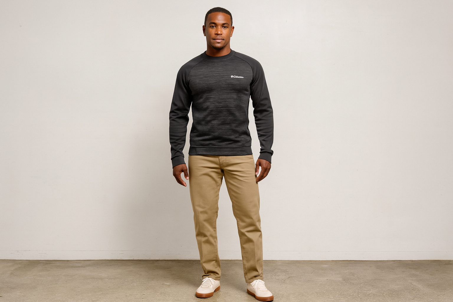 Modelo look smart casual Columbia degradado