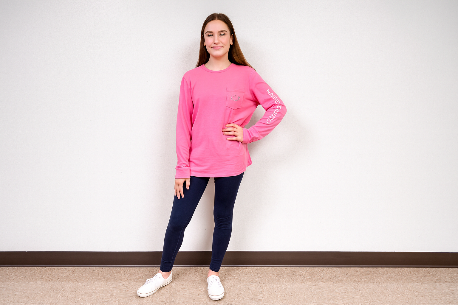 Modelo niña look escolar rosado