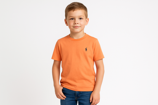 Modelo niño pose de pie - sin etiquetas