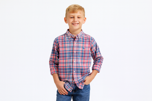 Modelo niño pose de pie