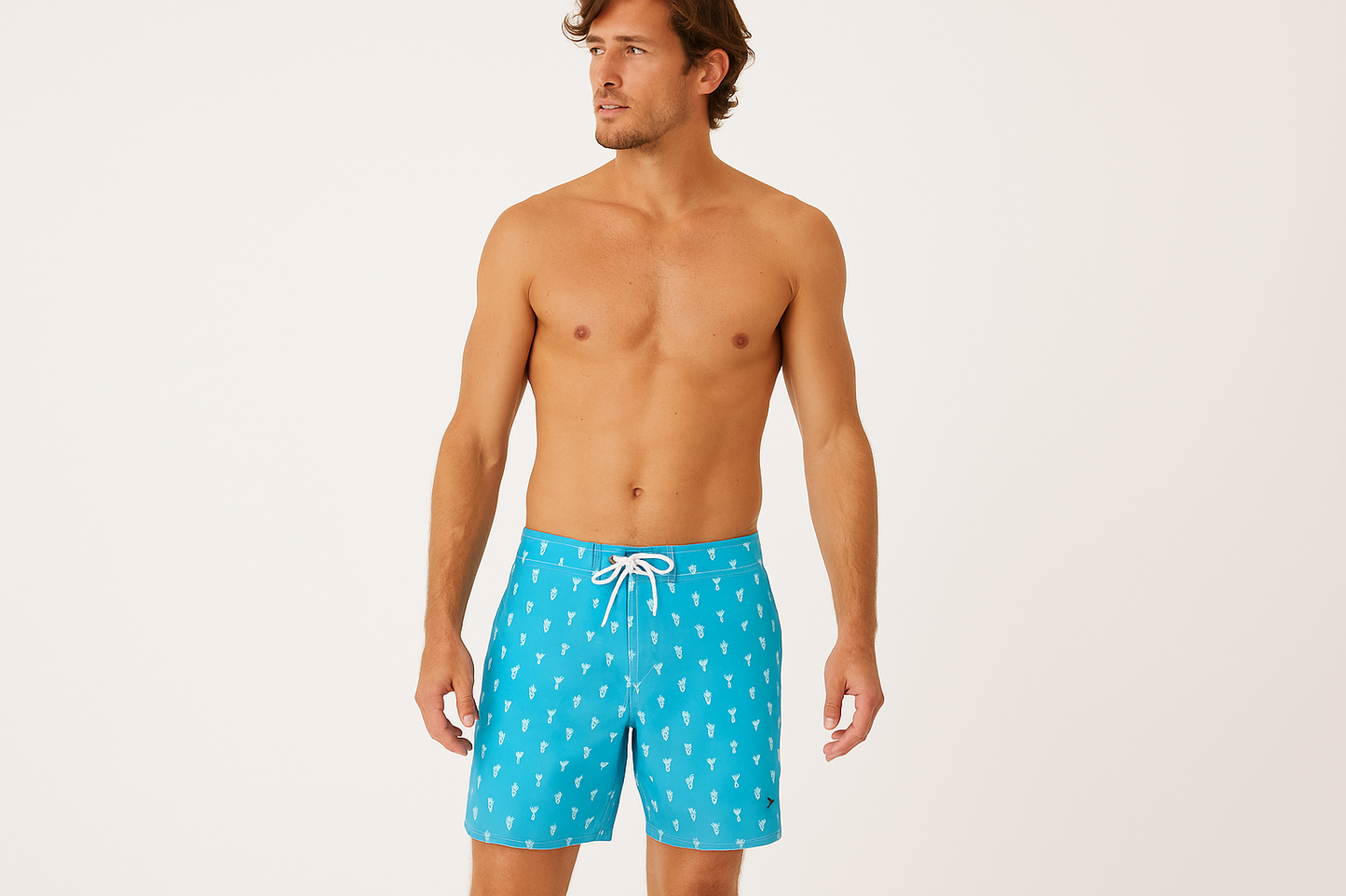 Modelo pose surf casual tropical