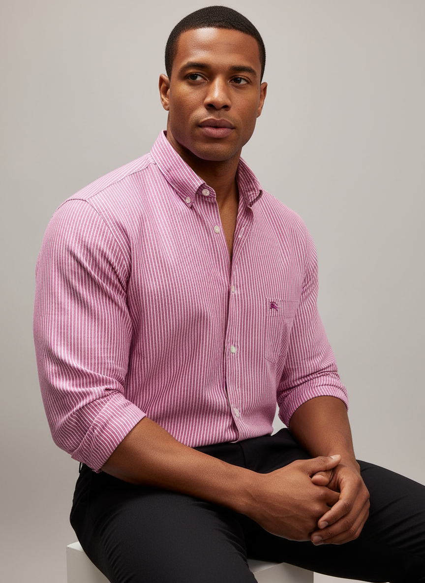 Modelo sentado casual