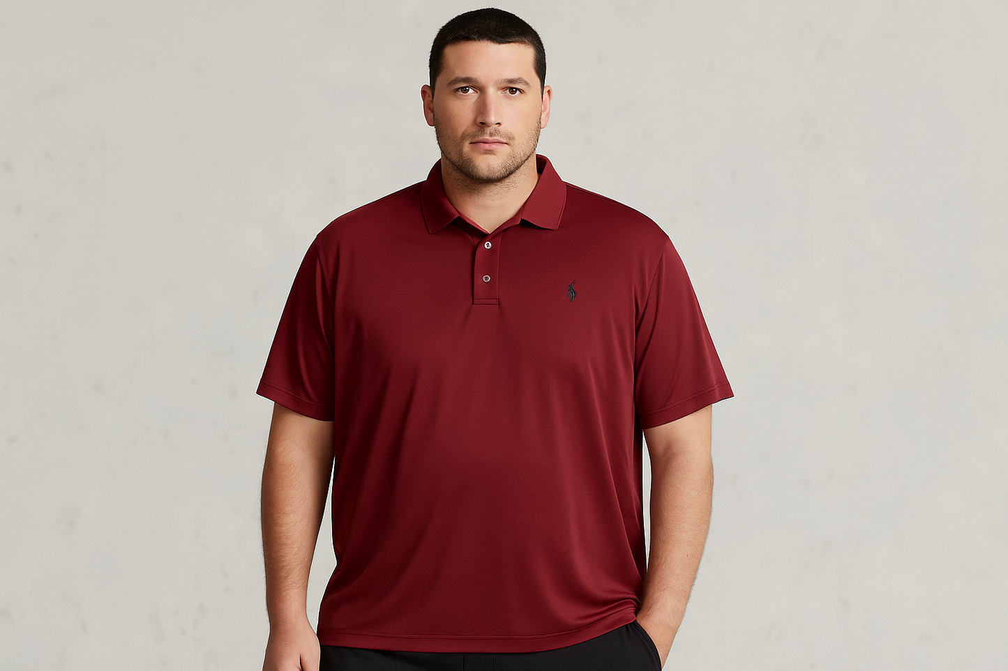 Modelo usando camiseta polo dry fit roja