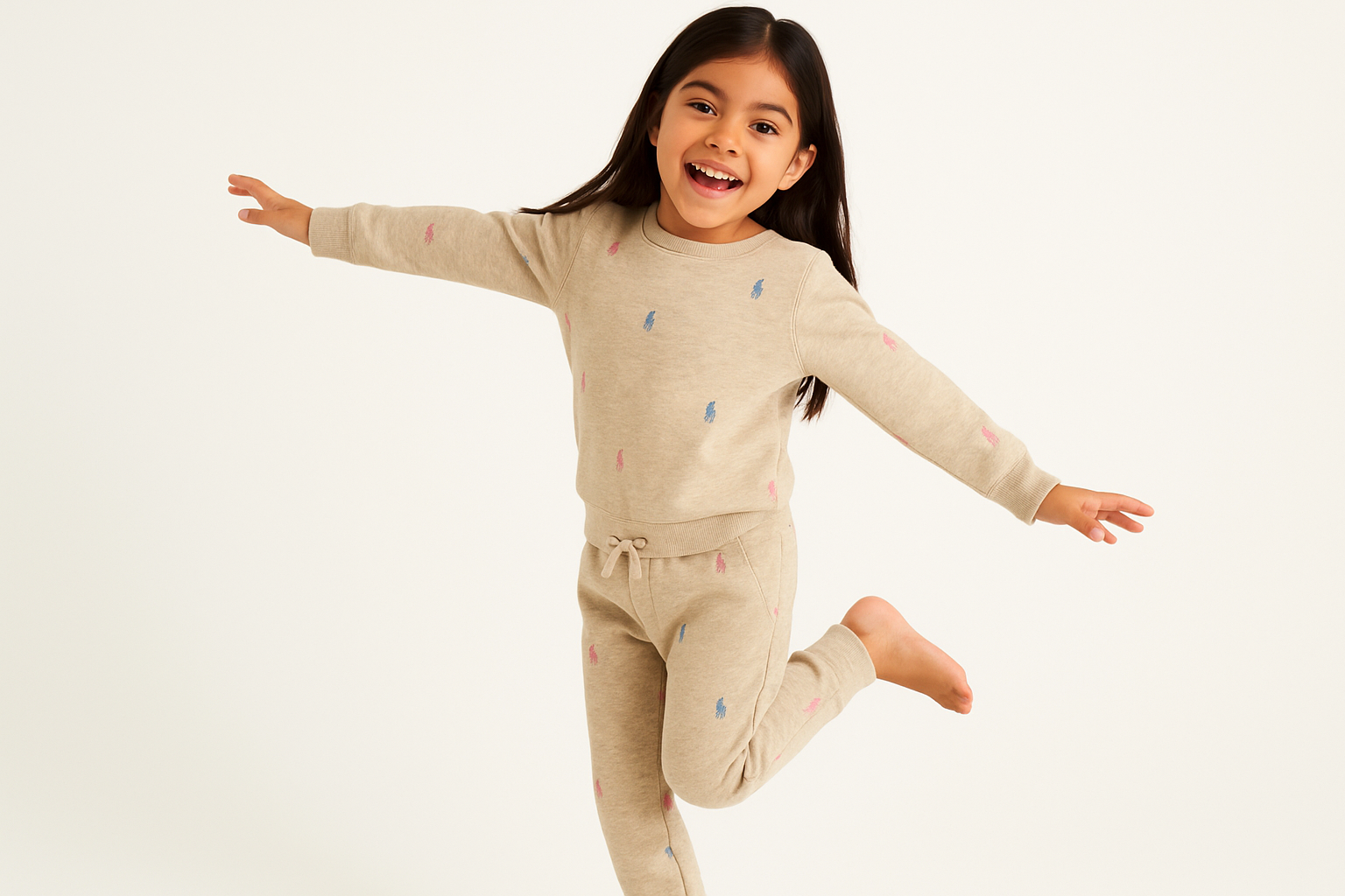 Niña con jogger - Pose principal