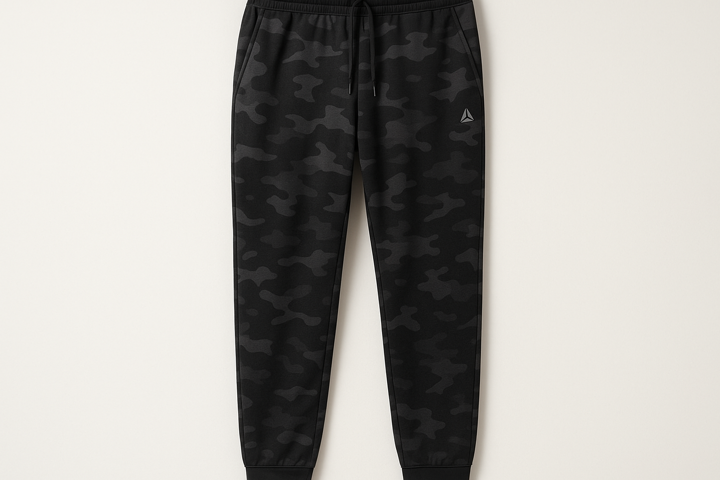 Pantalón Jogger Reebok camouflage con logo triángulo más pequeño - Vista frontal