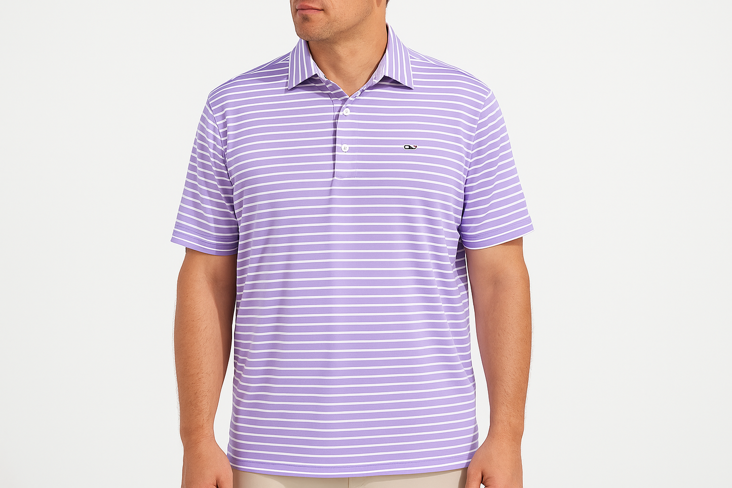 Polo en modelo con rayas medio-delgadas