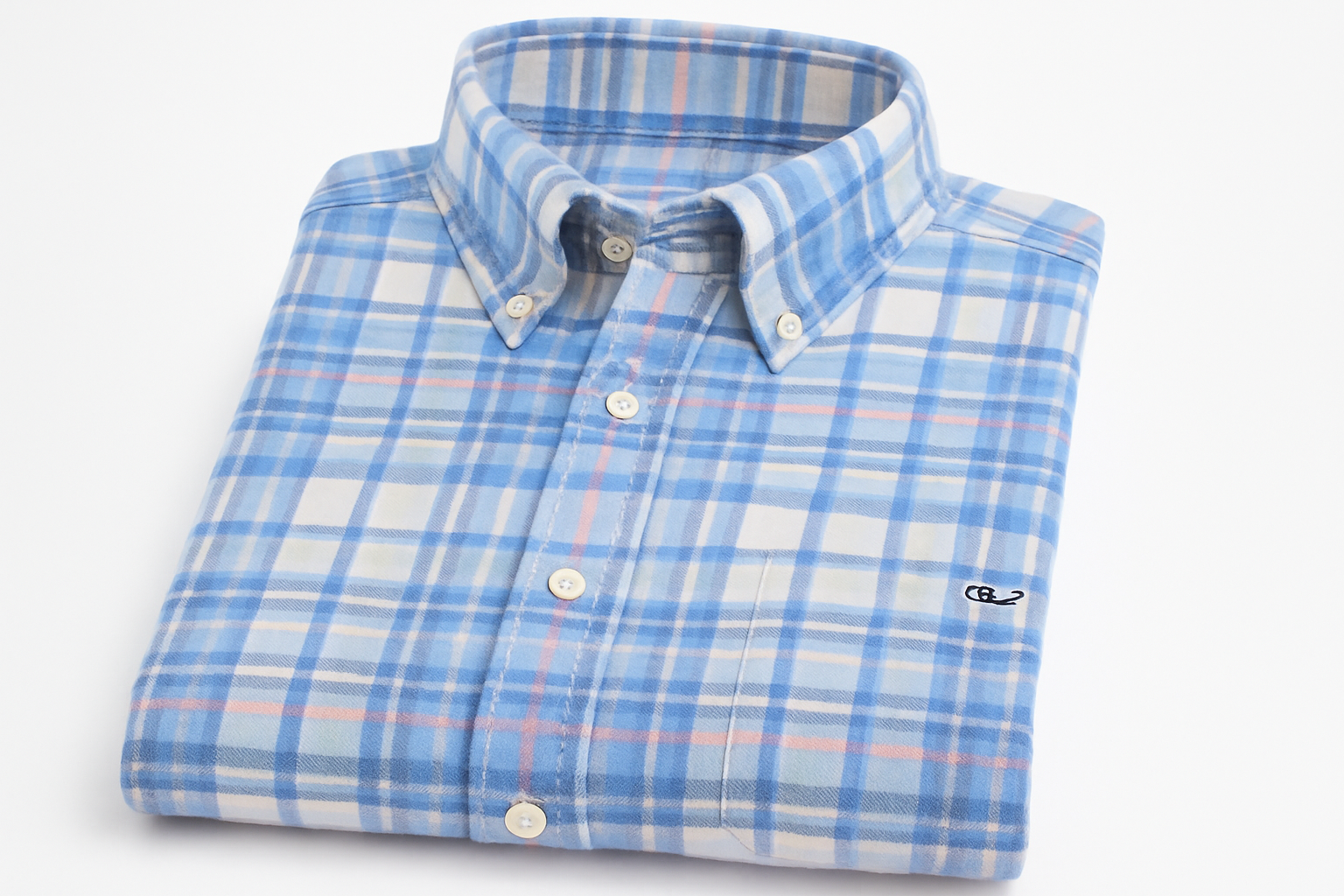 Product Shot 3 - Camisa doblada