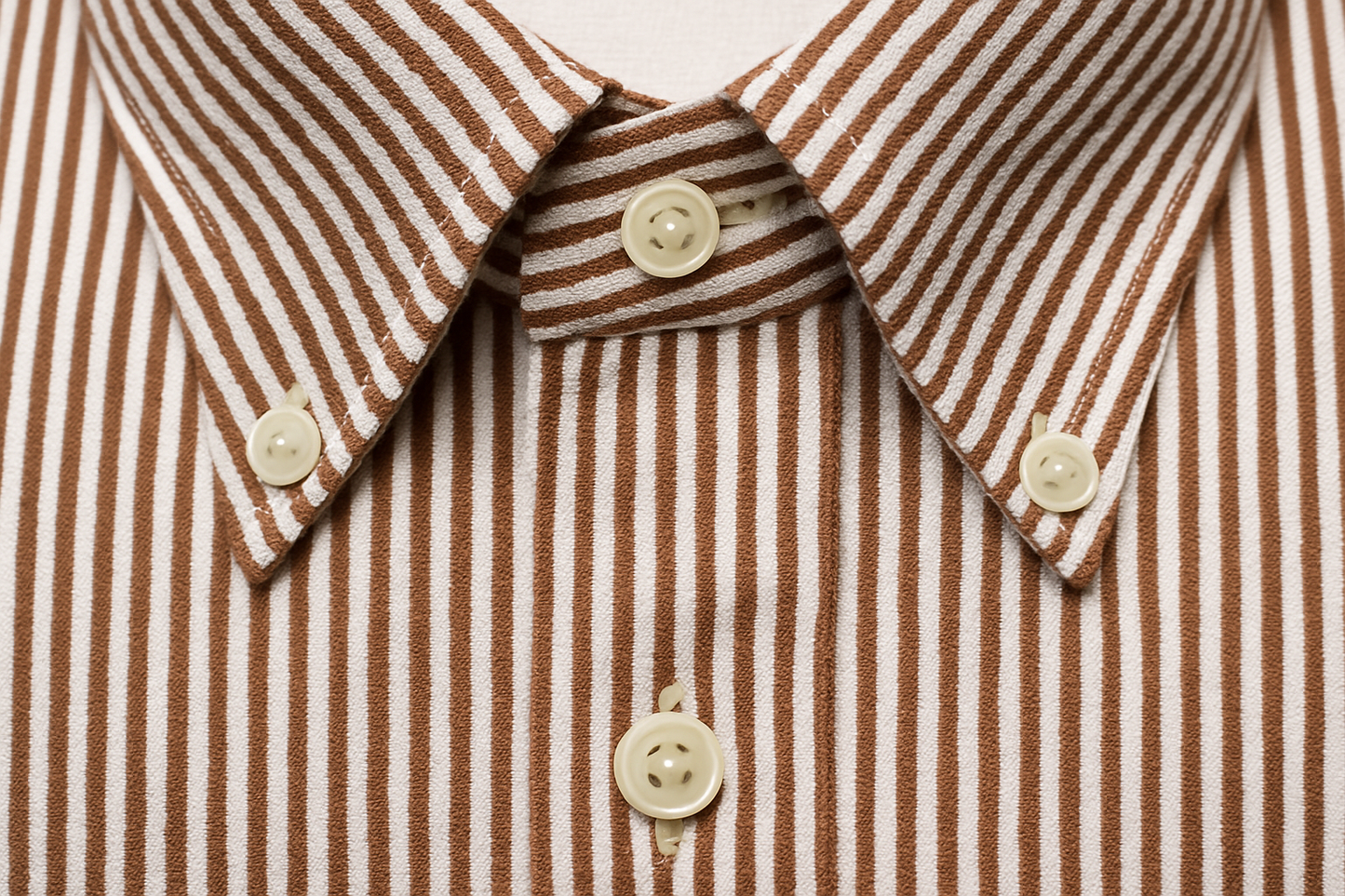 Product Shot 3 - Detalle del collar y botones
